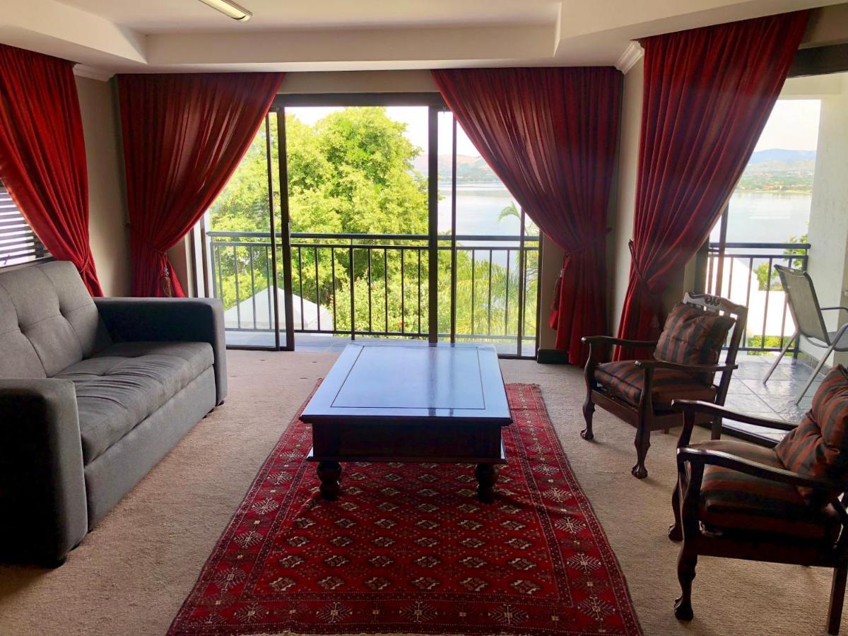 Kosmos Lodge Hartbeespoort Buitenkant foto