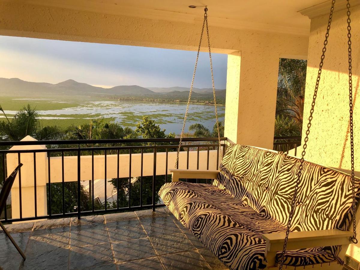 Kosmos Lodge Hartbeespoort Buitenkant foto