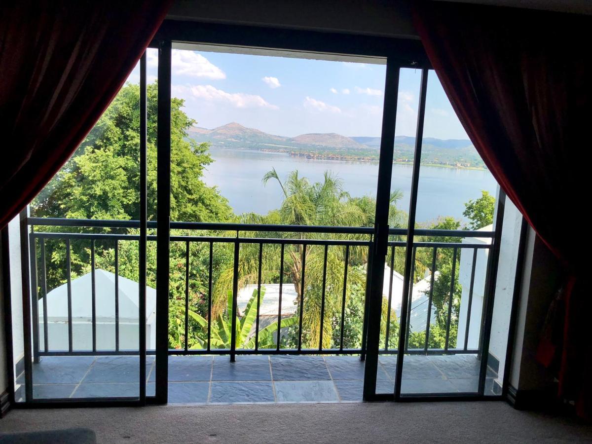 Kosmos Lodge Hartbeespoort Buitenkant foto