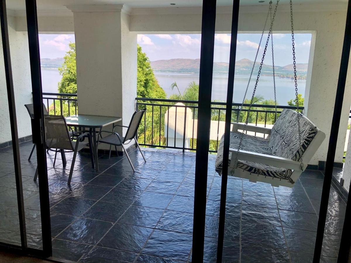 Kosmos Lodge Hartbeespoort Buitenkant foto