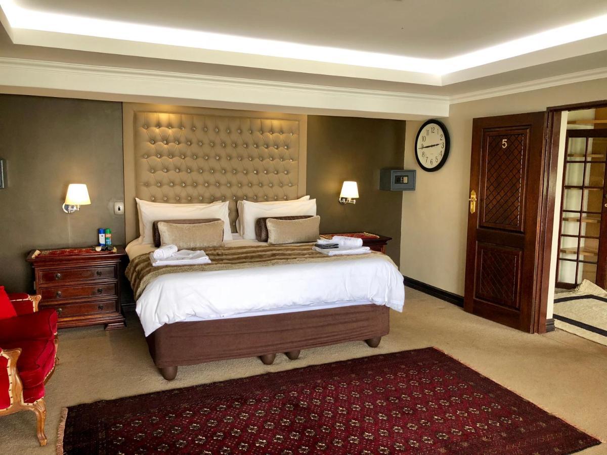 Kosmos Lodge Hartbeespoort Buitenkant foto