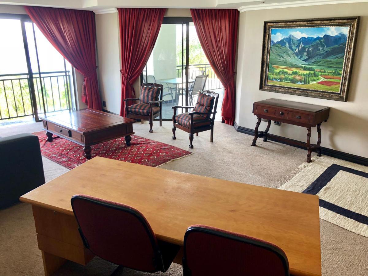 Kosmos Lodge Hartbeespoort Buitenkant foto