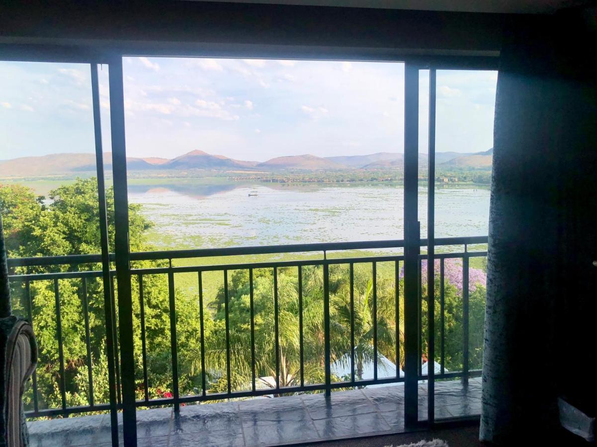 Kosmos Lodge Hartbeespoort Buitenkant foto