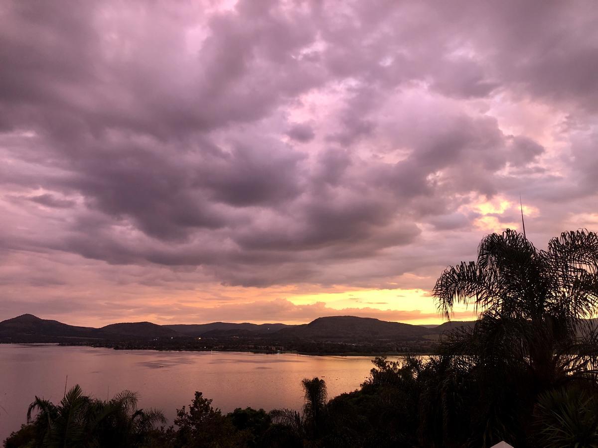Kosmos Lodge Hartbeespoort Buitenkant foto